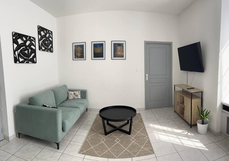 Appartement 1 Chambre Rue Faubourg De Besancon มงเบลียาร์ ภายนอก รูปภาพ