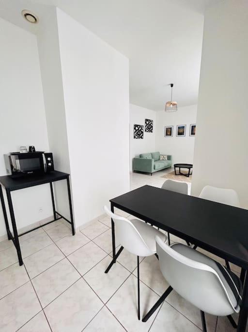 Appartement 1 Chambre Rue Faubourg De Besancon มงเบลียาร์ ภายนอก รูปภาพ